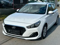 Weiß Gebraucht 2019 Hyundai i30 Select Kombi | 13.200 € (Guter Preis)