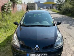 Schwarz Gebraucht 2007 Renault Clio II Dynamique Limousine | 1.000 € (Superpreis)