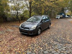 Grau Gebraucht 2007 Toyota Corolla Verso Van / Kleinbus | 2.500 € (Superpreis)