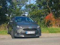 Andere außenfarben Gebraucht 2020 Toyota Yaris Hybrid Comfort Kleinwagen | 16.700 € (Fairer Preis)