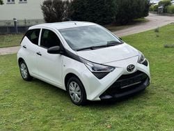 Weiß Gebraucht 2020 Toyota Aygo X-play Kleinwagen | 5.999 € (Guter Preis)