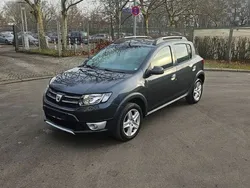 Grau "comete" Gebraucht 2016 Dacia Sandero Prestige Kleinwagen | 8.350 € (Fairer Preis)