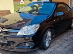 Schwarz Gebraucht 2007 Opel Astra Cabriolet Cosmo Cabrio | 1.500 € (Superpreis)