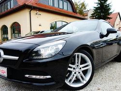 Obsidianschwarz (metallic) Gebraucht 2016 Mercedes SLK200 Sport Cabrio | 23.800 € (Fairer Preis)