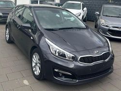 Grau Gebraucht 2017 Kia Ceed Edition 7 Limousine | 8.950 € (Guter Preis)
