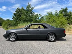 Schwarz Gebraucht 1988 Mercedes 230 | 5.499 €