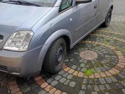 Silber Gebraucht 2004 Opel Meriva Van / Kleinbus | 1.300 € (Fairer Preis)