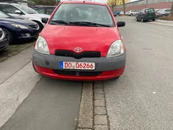 Rot Gebraucht 2002 Toyota Yaris Kleinwagen | 2.290 € (Etwas zu teuer)