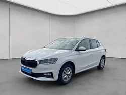 Weiß Neu 2025 Skoda Fabia Essence Limousine | 18.980 € (Fairer Preis)