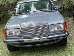 Blau Gebraucht 1982 Mercedes 230 Coupé | 7.100 €