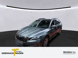 Grau Gebraucht 2023 Skoda Superb Ambition Kombi | 29.770 € (Superpreis)