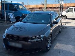 Braun Gebraucht 2011 VW Jetta Limousine | 6.500 € (Etwas zu teuer)