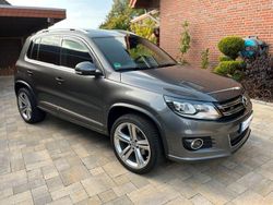 Grau Gebraucht 2014 VW Tiguan Sportline SUV | 14.500 € (Etwas zu teuer)