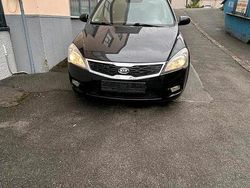 Schwarz Gebraucht 2010 Kia Ceed Limousine | 2.500 €