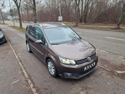 Braun Gebraucht 2011 VW Touran Highline Van / Kleinbus | 5.888 € (Guter Preis)