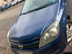 Blau Gebraucht 2005 Opel Astra Kombi | 1.700 € (Fairer Preis)
