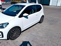 Weiß Gebraucht 2017 VW up! Beats Kleinwagen | 9.899 € (Fairer Preis)