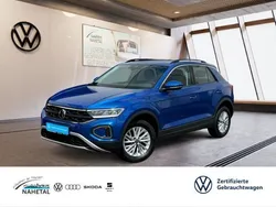 Blau Gebraucht 2022 VW T-Roc Life SUV | 20.450 € (Fairer Preis)