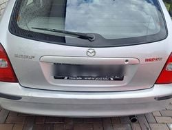 Silber Gebraucht 2001 Mazda 323 Kombi | 1.740 €