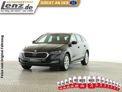 Blackmagic perleffekt (metallic) Gebraucht 2022 Skoda Octavia Style Kombi | 25.750 € (Teuer)