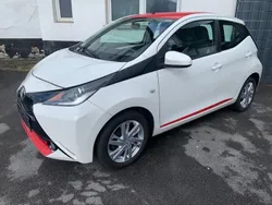 Weiß Gebraucht 2014 Toyota Aygo X-play Kleinwagen | 5.500 € (Fairer Preis)