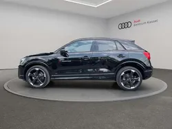 Mythosschwarz metallic Gebraucht 2025 Audi Q2 S-Line SUV | 46.990 €