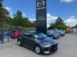 Grau Neu 2025 Mazda 2 Center-Line Limousine | 24.310 € (Fairer Preis)