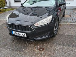 Schwarz Gebraucht 2015 Ford Focus Trend Limousine | 5.800 € (Fairer Preis)