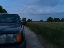 Schwarz Gebraucht 1987 Mercedes E300 Limousine | 4.000 €