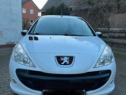 Weiß Gebraucht 2012 Peugeot 206 Kleinwagen | 3.800 €