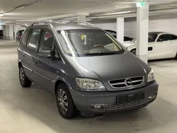 Grau Gebraucht 2005 Opel Zafira Njoy Van / Kleinbus | 2.500 € (Fairer Preis)