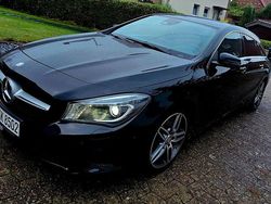Schwarz Gebraucht 2015 Mercedes CLA220 Shooting Brake AMG line Kombi | 21.000 € (Teuer)