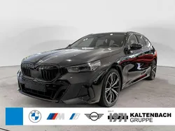 Black sapphire Neu 2025 BMW 520 M Sport Kombi | 72.490 €