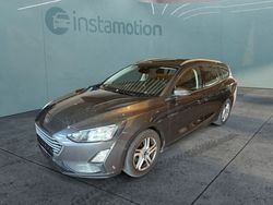 Grau Gebraucht 2022 Ford Focus Cool & Connect Kombi | 20.640 € (Fairer Preis)