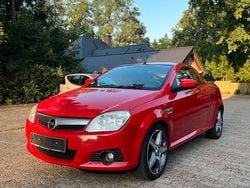 Rot Gebraucht 2009 Opel Tigra Limousine | 3.999 €