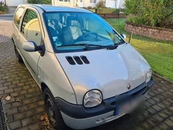 Silber Gebraucht 2005 Renault Twingo Authentique Kleinwagen | 1.899 € (Fairer Preis)