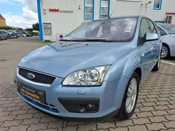 Blau Gebraucht 2006 Ford Focus Ghia Limousine | 3.300 € (Etwas zu teuer)