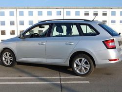 Silber Gebraucht 2022 Skoda Fabia Ambition Limousine | 13.999 € (Guter Preis)