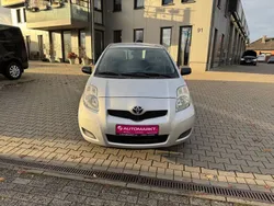 Silber Gebraucht 2009 Toyota Yaris Cool Limousine | 3.490 € (Etwas zu teuer)