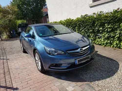 Blau Gebraucht 2016 Opel Cascada Edition Cabrio | 10.900 € (Guter Preis)