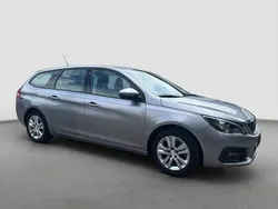 Grau Gebraucht 2021 Peugeot 308 Active Kombi | 11.700 € (Superpreis)