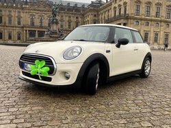 Weiß Gebraucht 2016 Mini ONE Kleinwagen | 11.000 € (Teuer)