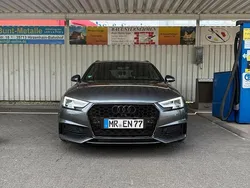 Grau Gebraucht 2017 Audi A4 Kombi | 20.400 €