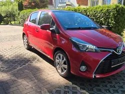 Rot Gebraucht 2014 Toyota Yaris Hybrid Club Kleinwagen | 12.500 € (Etwas zu teuer)