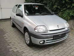 Grau Gebraucht 1999 Renault Clio II Limousine | 890 € (Fairer Preis)