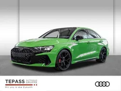 Gruen Neu 2025 Audi RS3 Sport Kleinwagen | 82.480 €