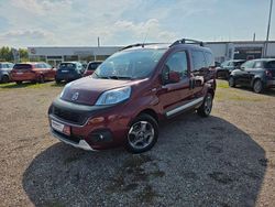 Rot Gebraucht 2019 Fiat Qubo Trekking Van / Kleinbus | 10.500 €
