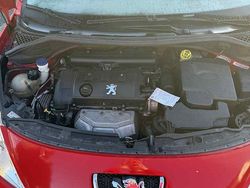 Rot Gebraucht 2007 Peugeot 207 CC Cabrio | 3.500 € (Fairer Preis)