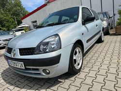 Silber Gebraucht 2002 Renault Clio II Limousine | 1.650 € (Fairer Preis)