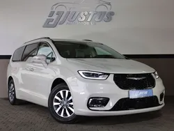 Luxury white pearlcoat Gebraucht 2021 Chrysler Pacifica Touring SUV | 33.400 € (Etwas zu teuer)